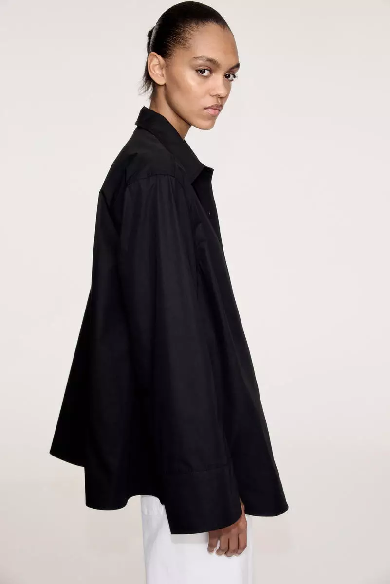 Slit-cuff shirt