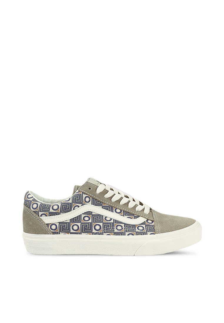 Old Skool Geo Trek Sneakers