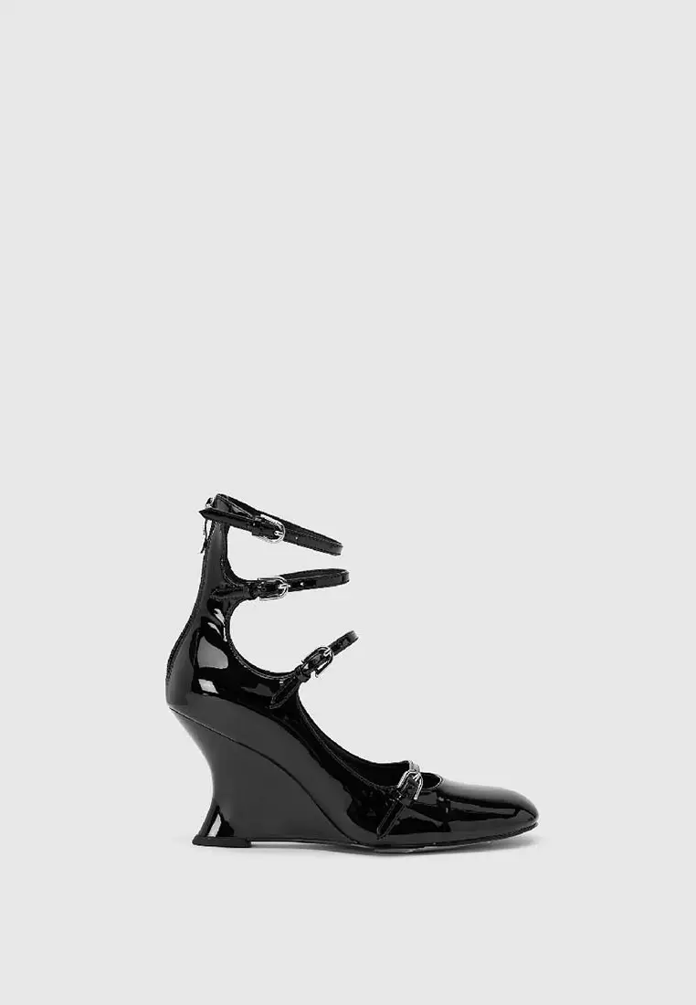 Discount on Urban Revivo  shoes - SKU: Vegan Leather Round Toe Pumps