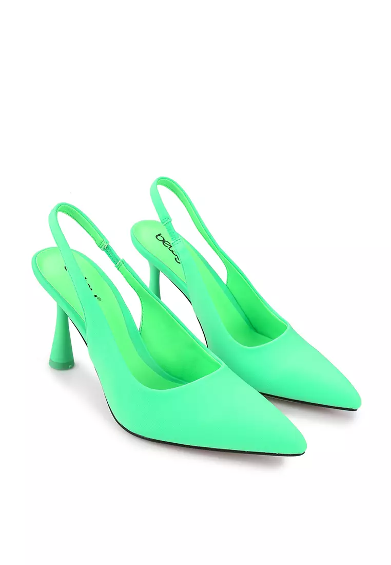 Pumps green outlet