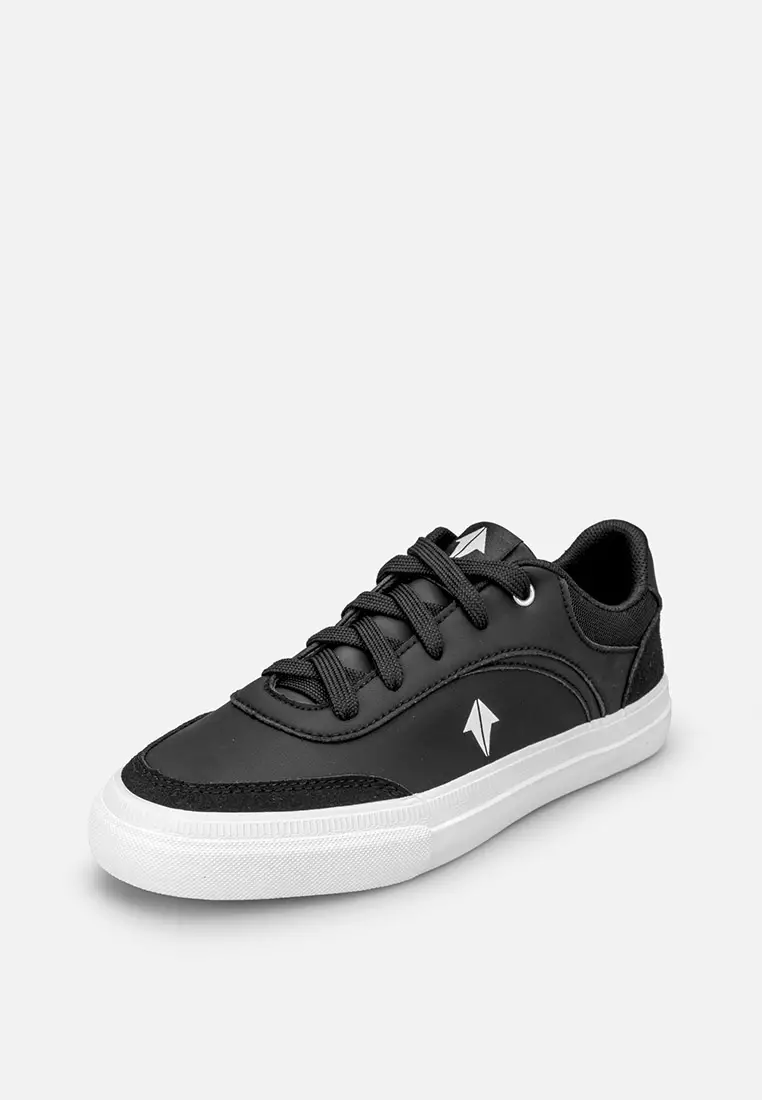 World balance leather shoes 2025