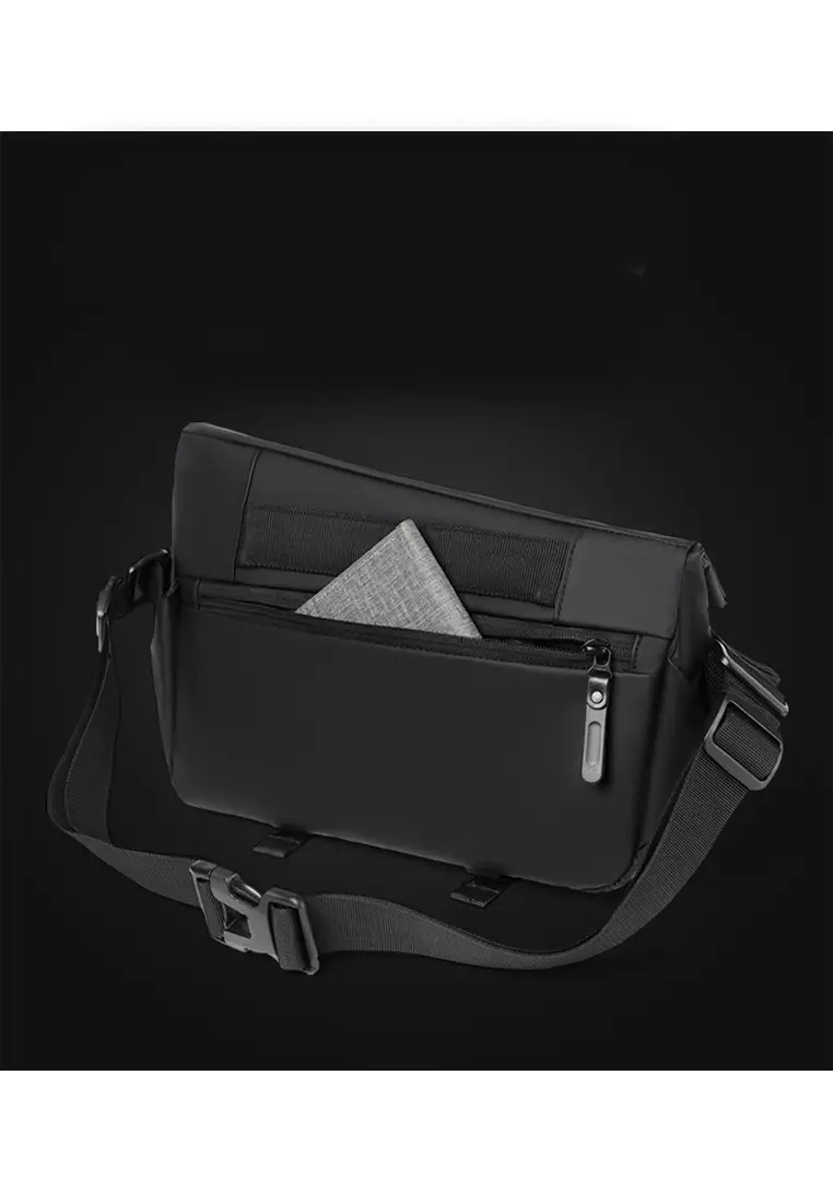 Multifunctional Chest Bag With Adjustable Strap