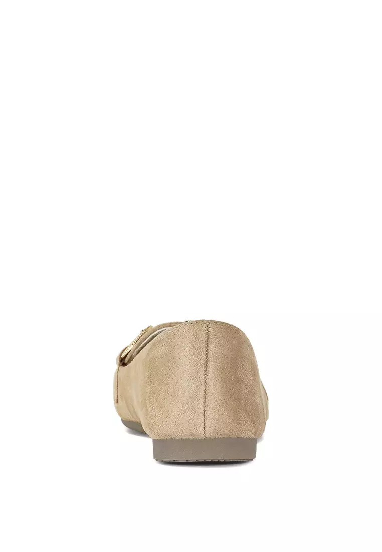 Sepatu Loafer Fleksibel Detail Horsebit dalam Warna Krem