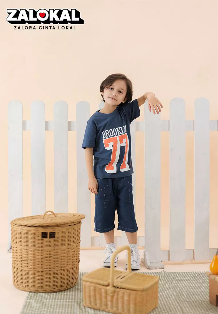 Wakakids Baju Anak Laki Laki Atasan Kaos Usia 4 Tahun Hingga 14 Tahun Motif Brooklyn 3893 Biru Abu SPATS