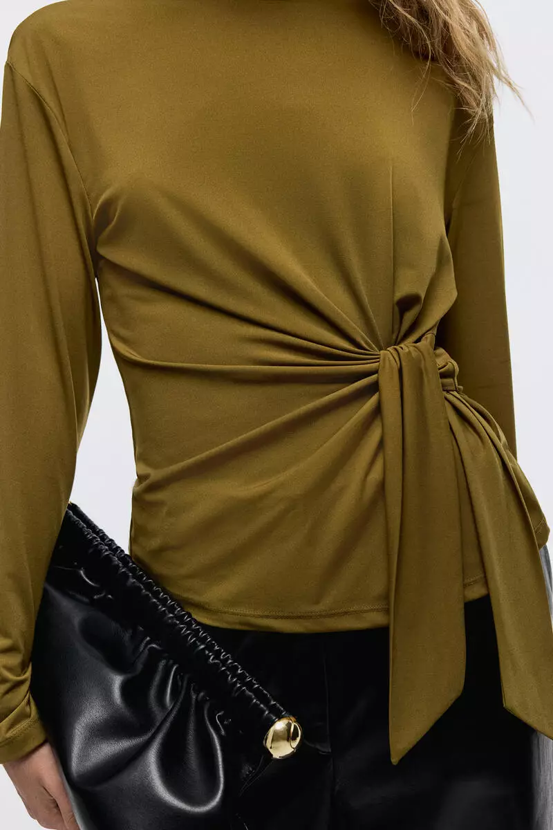 Tie-detail top