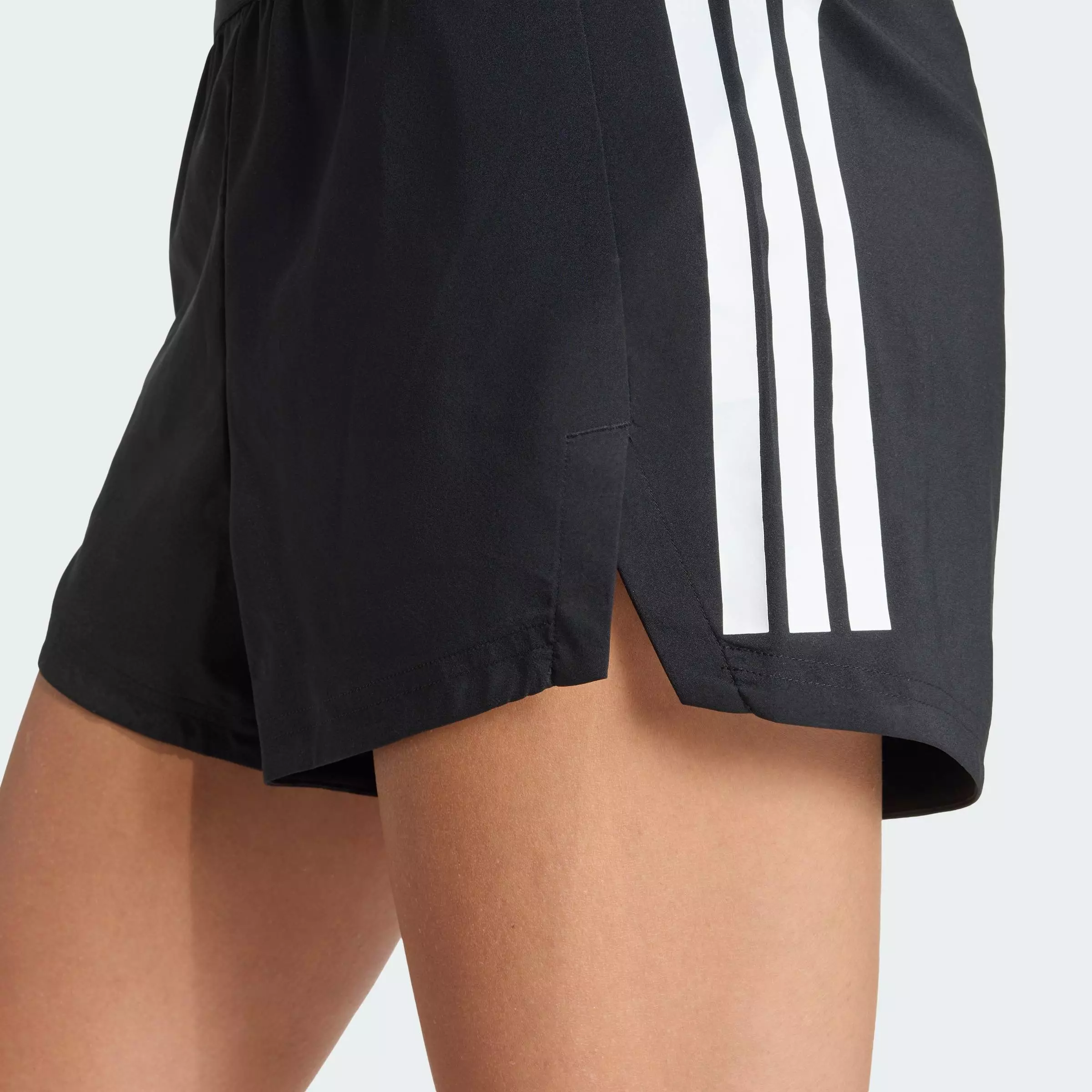 Gym & Training Hyperglam 3-Stripes Woven Shorts Women Black JX1865