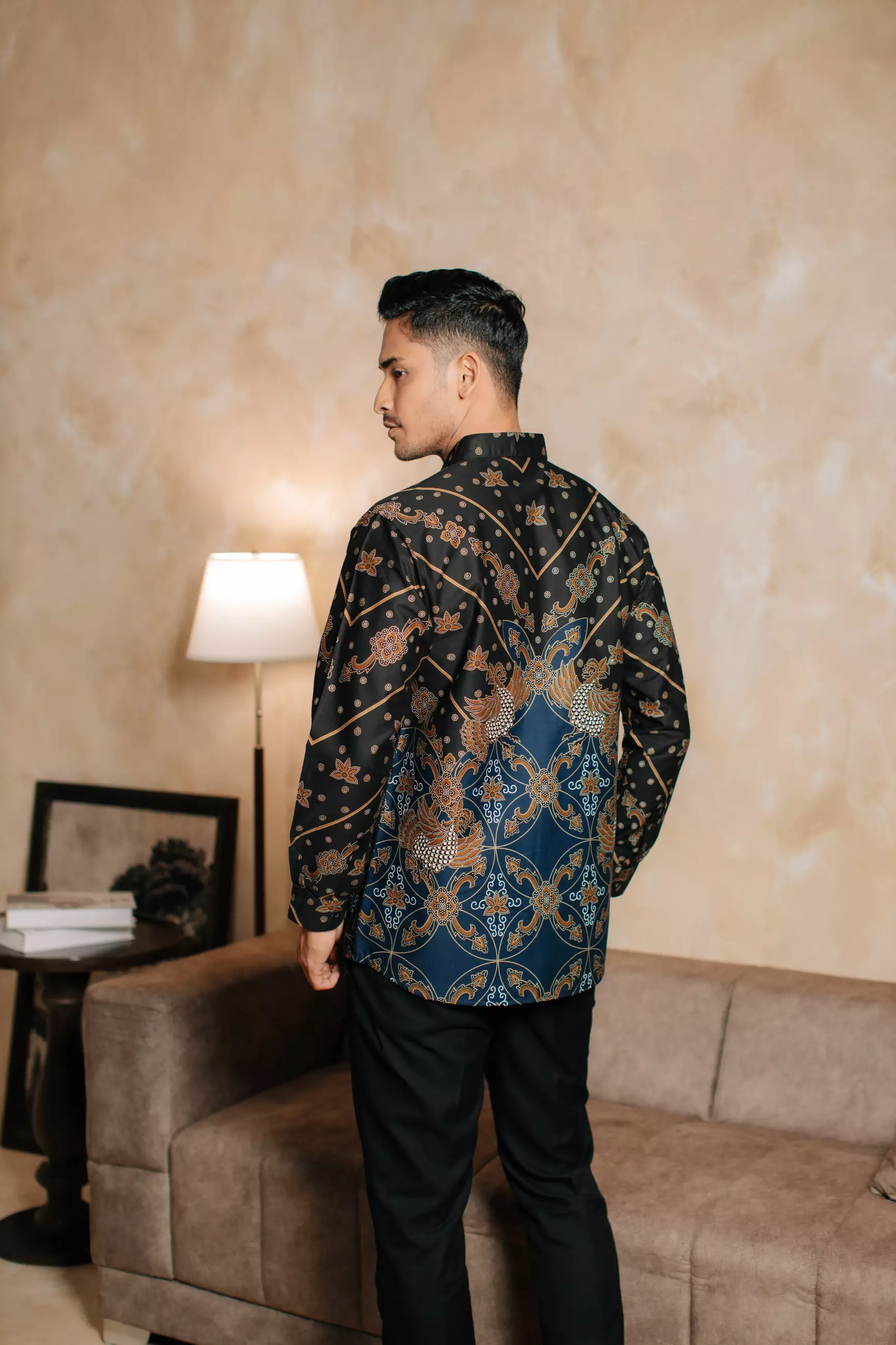 Atara Black Kemeja Batik Pria Slim Fit Tricot Katun Lengan Panjang