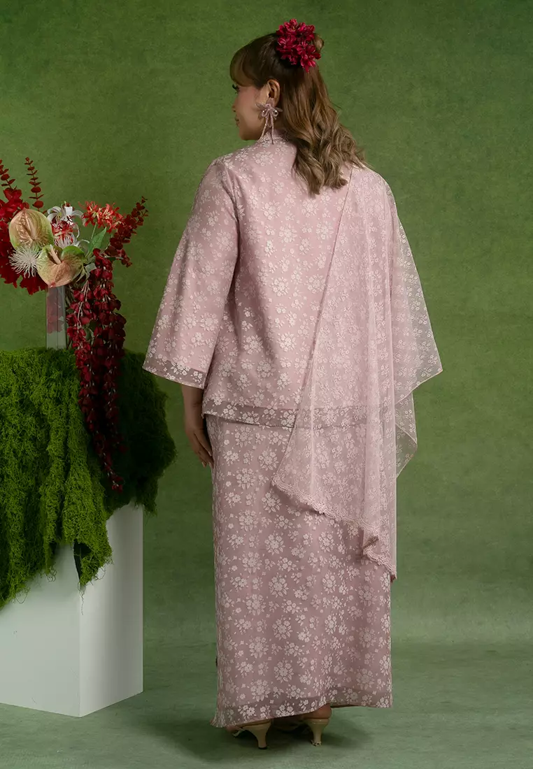 Laila Plus size Kebaya with Shawl