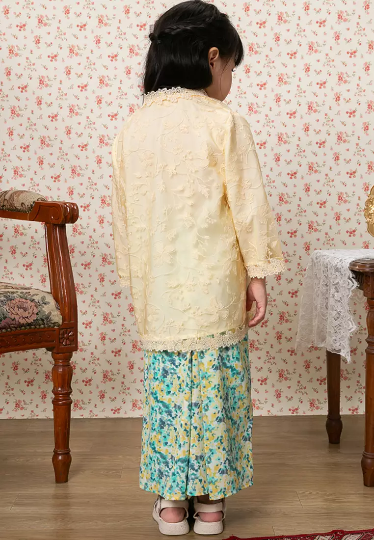 AURA LACE KEBAYA SET