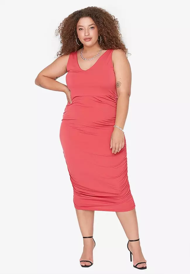 Buy Trendyol Plus Size Ruched Midi Dress 2024 Online ZALORA