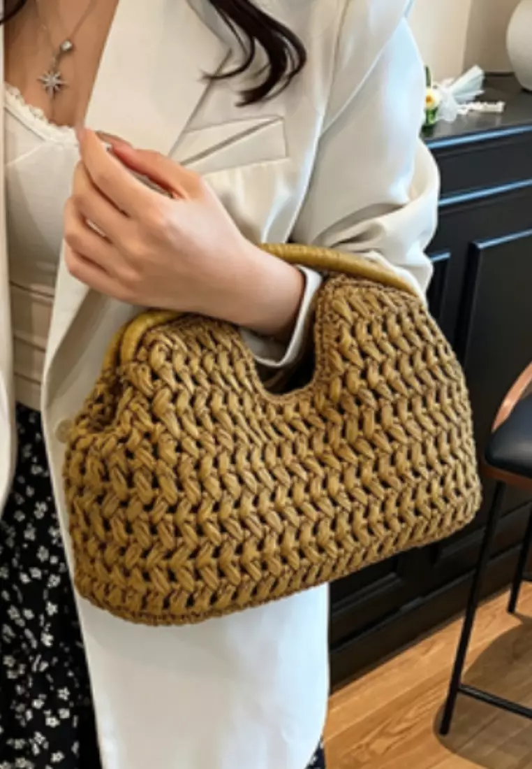 New hand-woven tote bag CA26041058YE