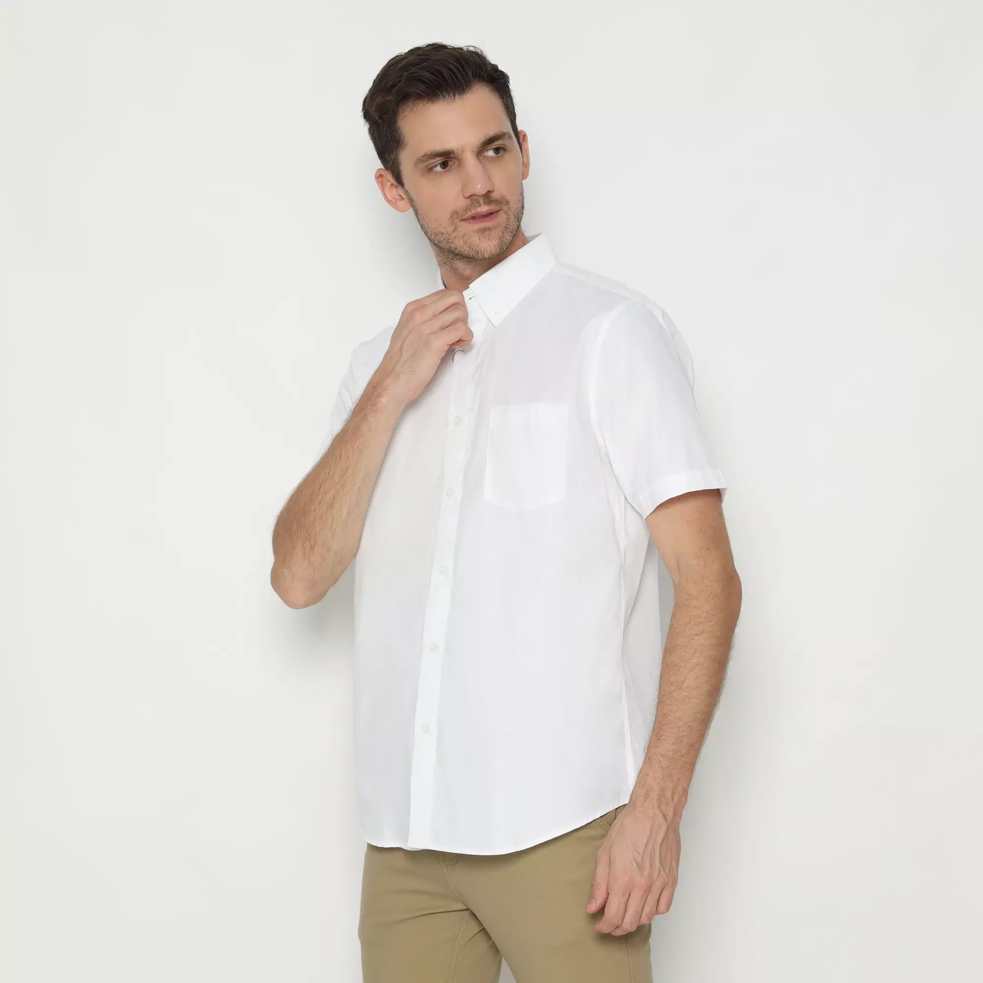 Platini Kemeja Basic Pria Lengan Pendek Katun Poplin Putih 63301