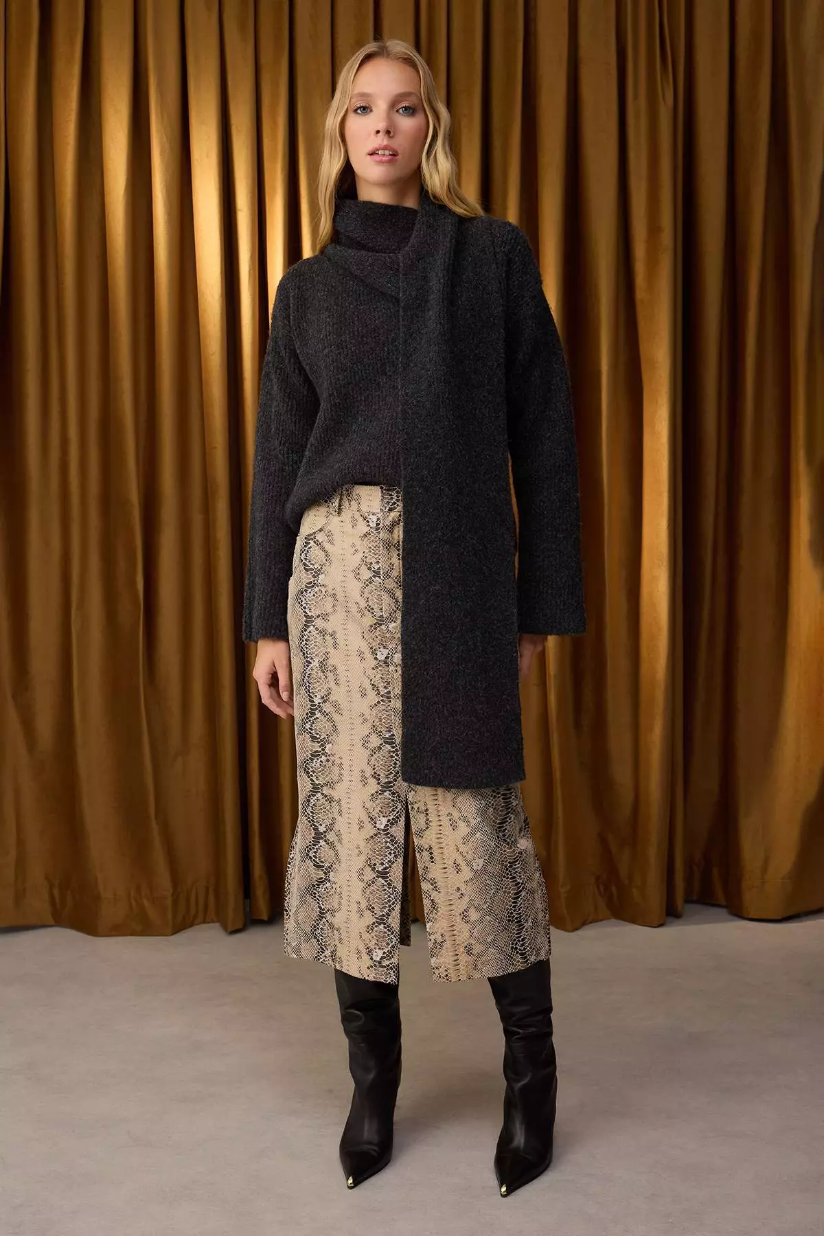 Anthracite Wool Blend Beard Yarn Shawl Collar Detailed Knitwear Sweater Twoaw26Kz00008