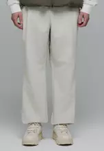 淺米色