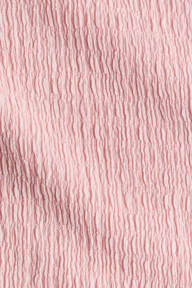 Wide crinkled trousers