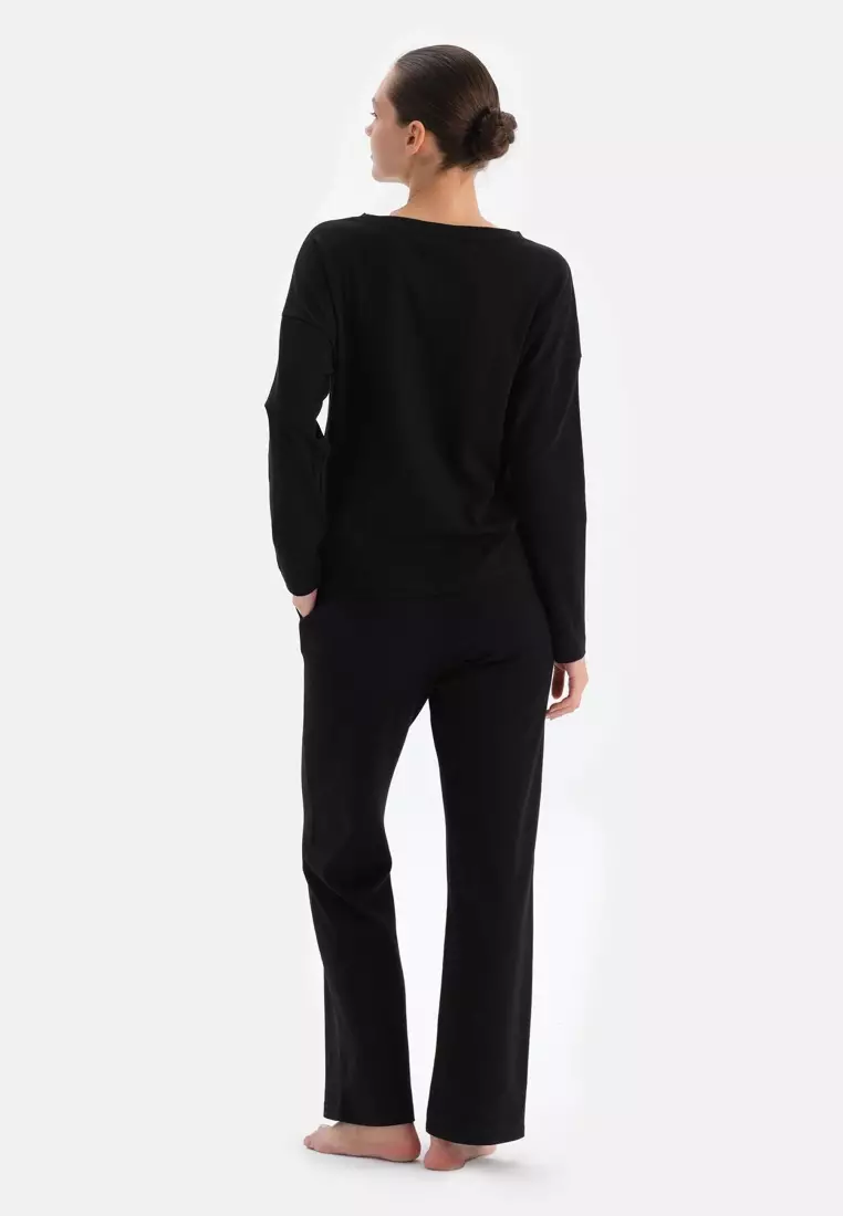 Black Celliant T-Shirt & Trousers Set, Crew Neck, Oversize, Long Sleeve Sleepwear for Women