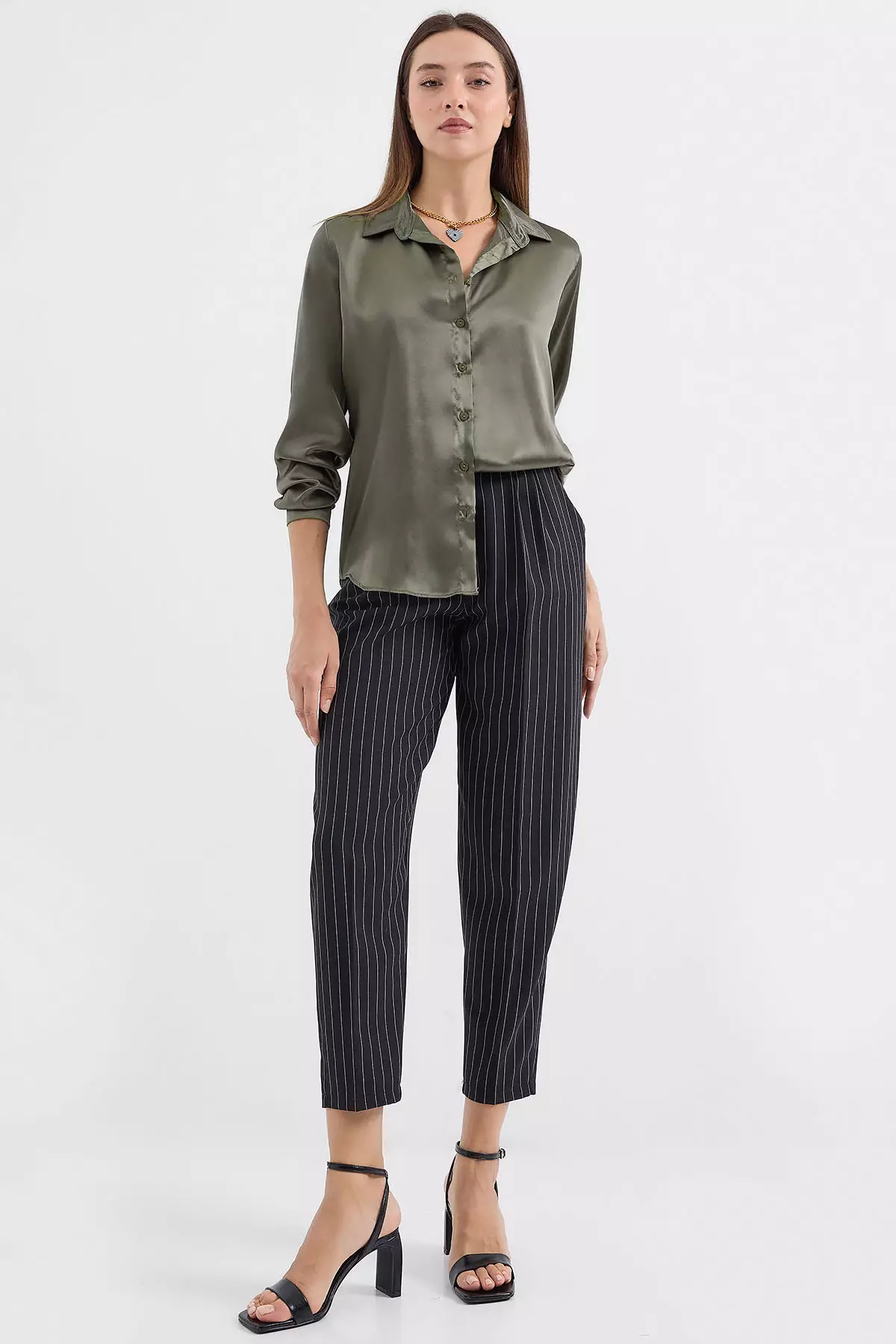 Long Sleeves Collared Shirt