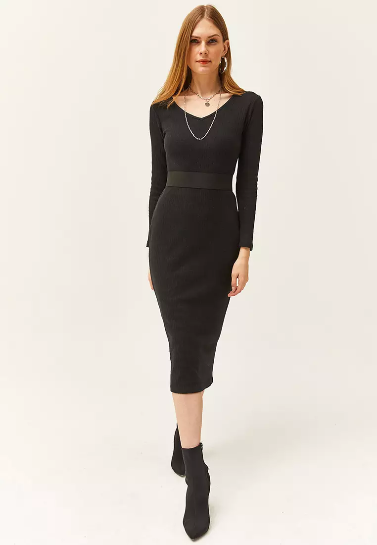 V-Neck Ribbed Midi Dress