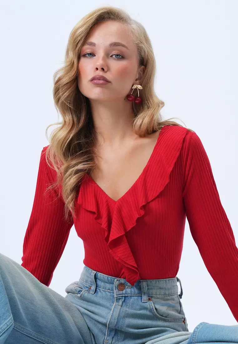 Front Ruffle Knitted Blouse