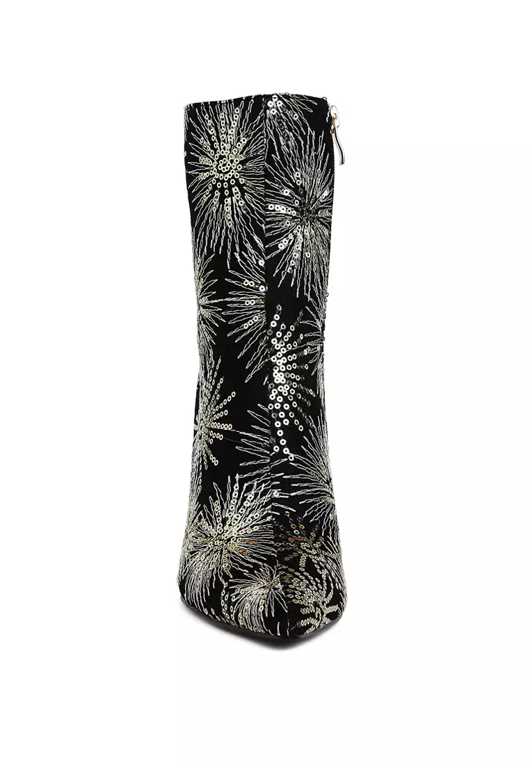 Sepatu bot stiletto berhias payet berwarna hitam