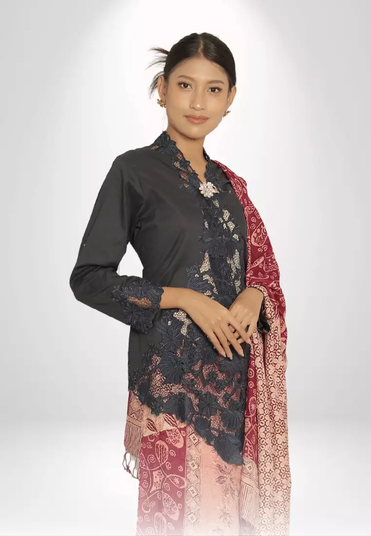 Exclusive Kebaya Kerancang Hand Made Embroidery