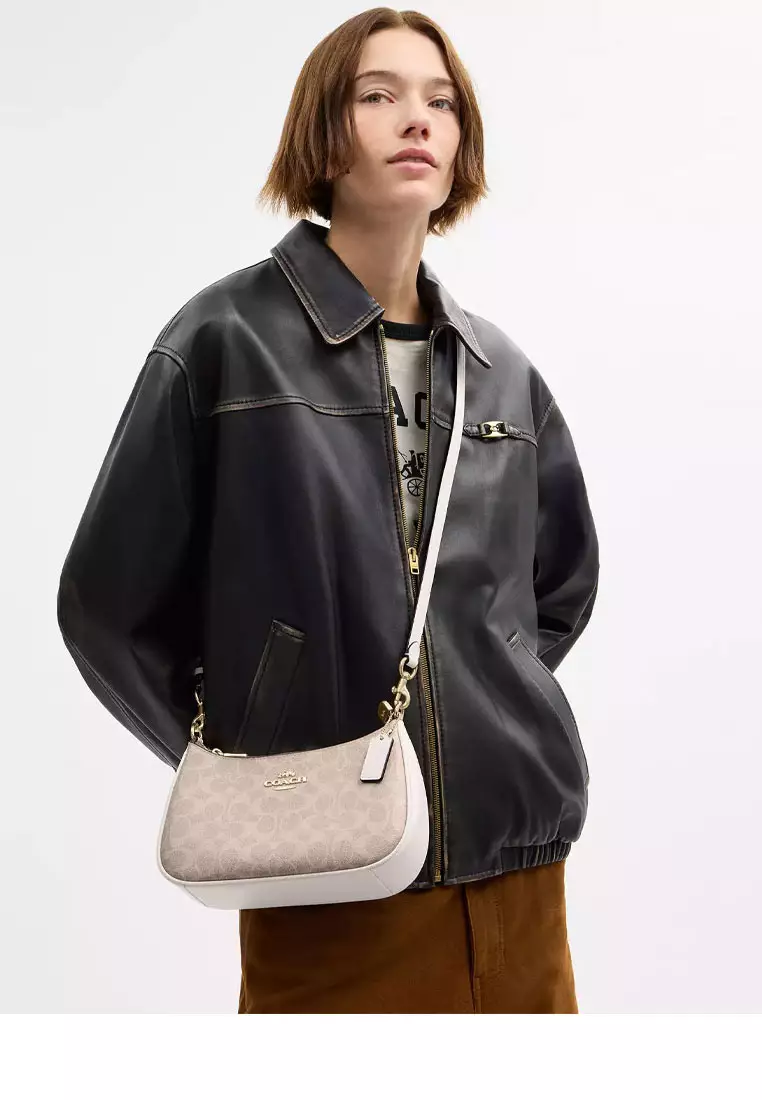 Teri Shoulder Bag In Signature Canvas