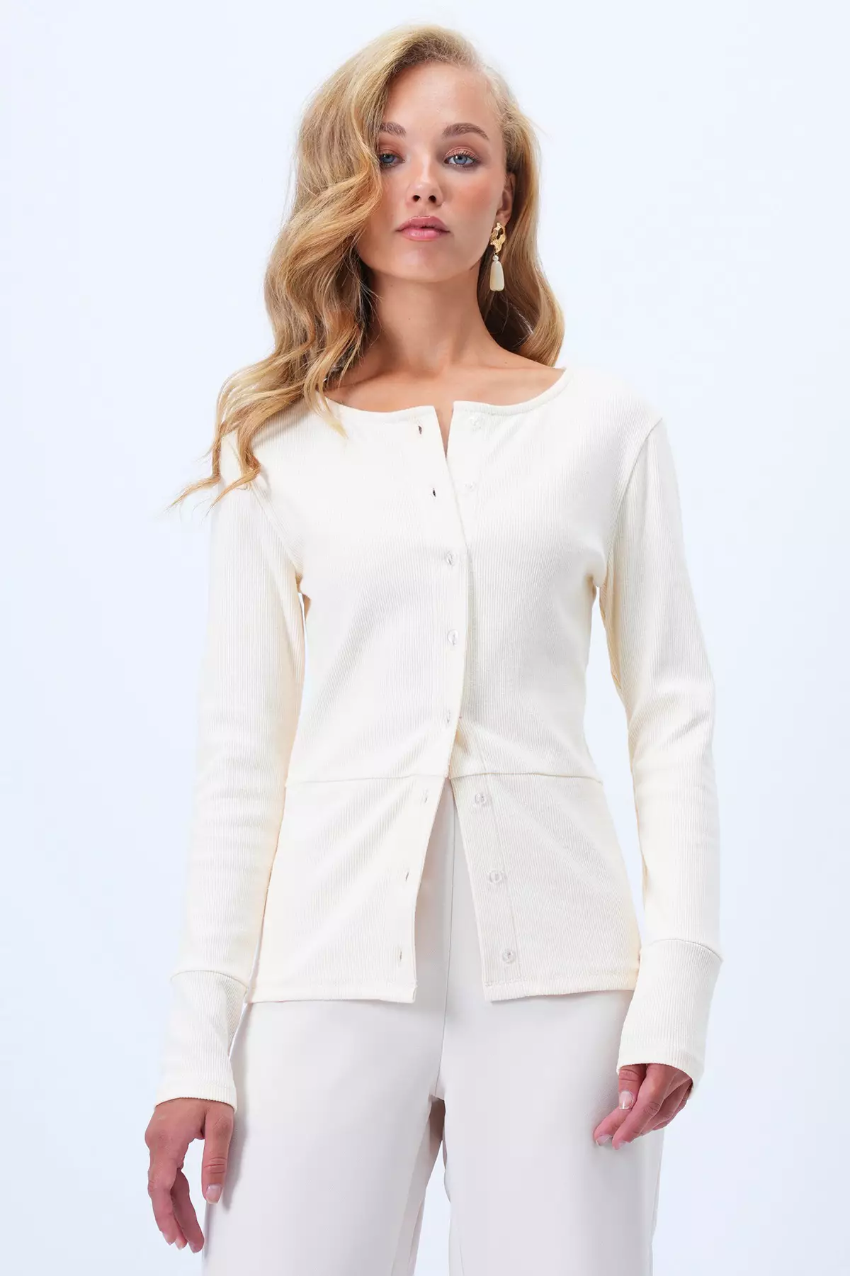 Women's Beige Wide Cuffed Stitch Detailed Front Buttoned Camisole Blouse Alc-X14400