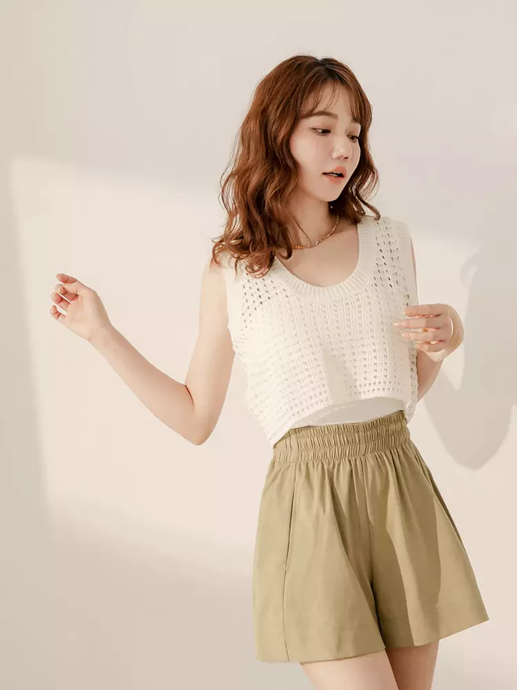Solid Color Elastic Waist Pocket Shorts [BA7484]