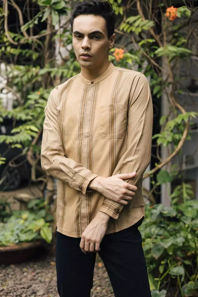 RBJ Kemeja Koko Border Coklat Muda Regular Fit Lengan Panjang Pria