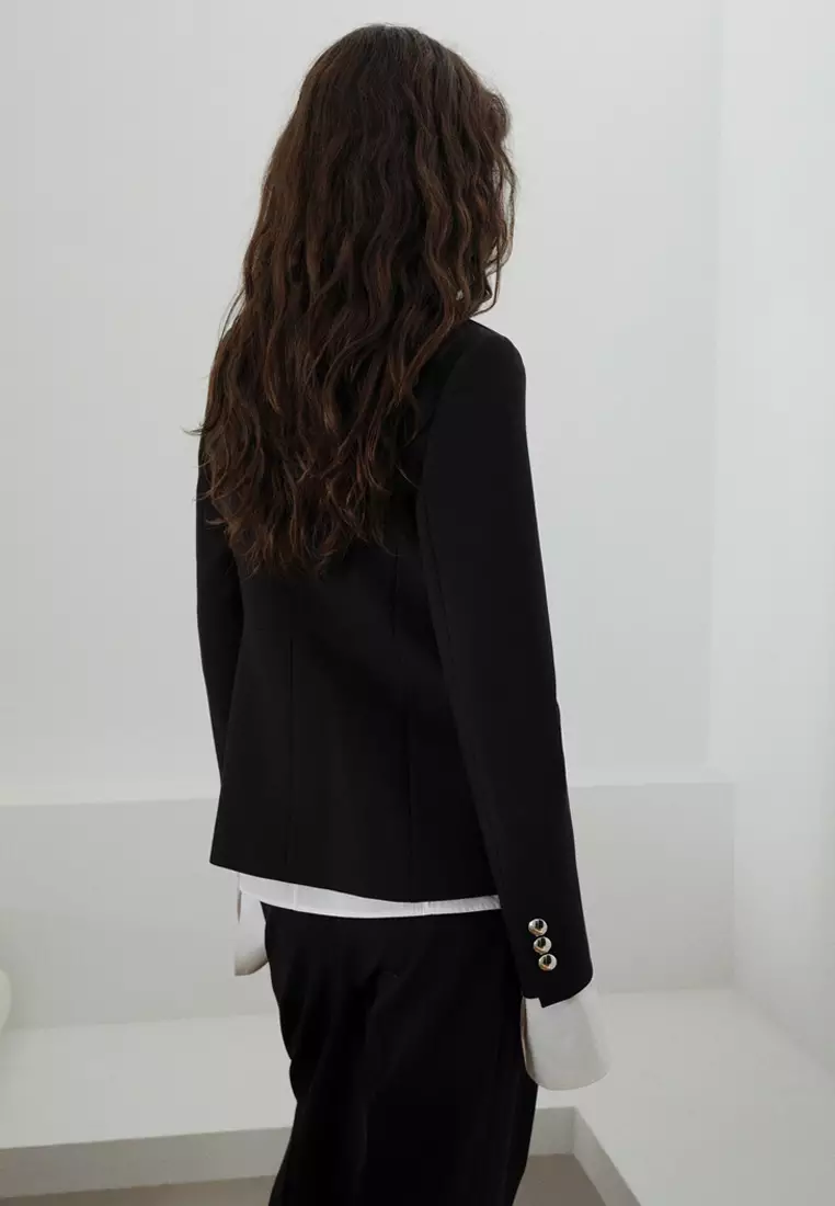 スペイン発送 MANGO 宝石ボタン付きの襟付きジャケット 今季新作 Buy Mango Jacket With Jewel-Button Strip Collar 2025 Online