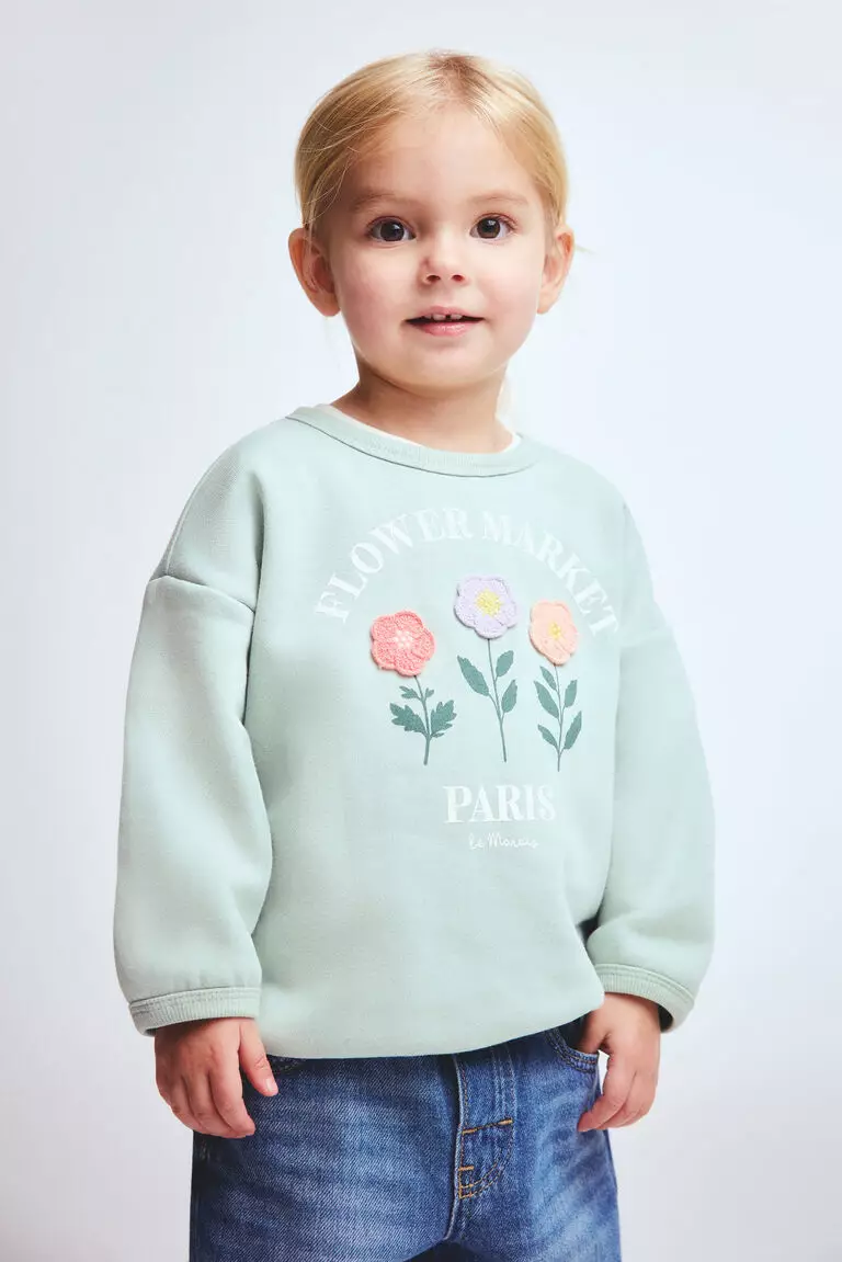 Sweatshirt