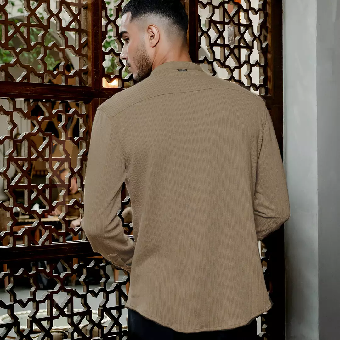 OXCON Kemeja Tangan Panjang Koko Knit Malik Collarless Shirt Mocca