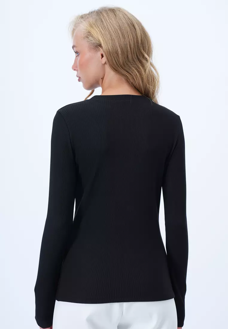 Jual Alacati Front Slit Button Detailed Blouse Original 2025 | ZALORA ...