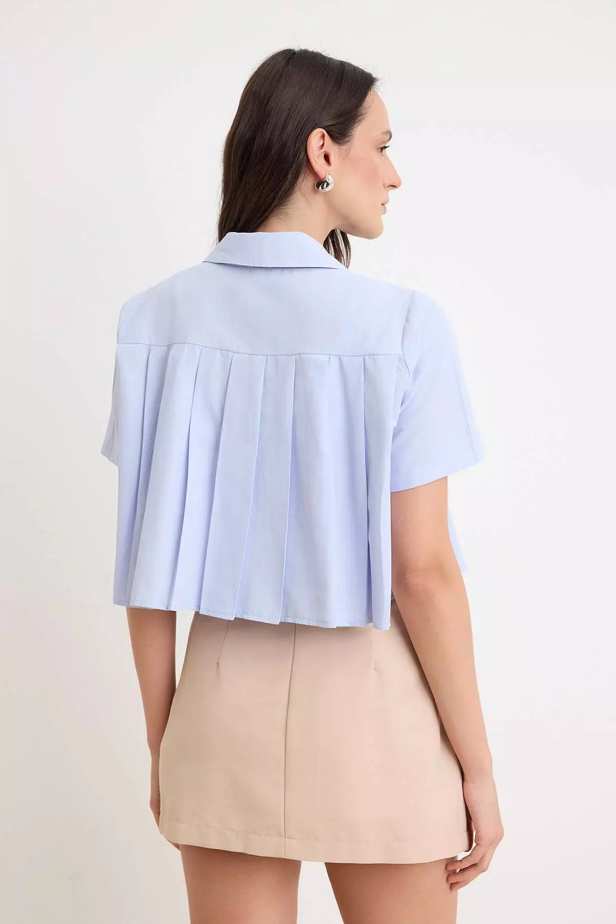 Blue Crop/Short Cut Pleated Shirt Twoss26Go161
