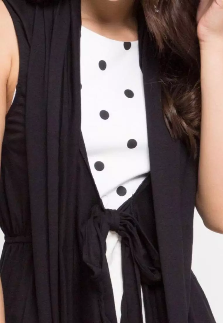 Nade FO002 Outer Sleeveless Black