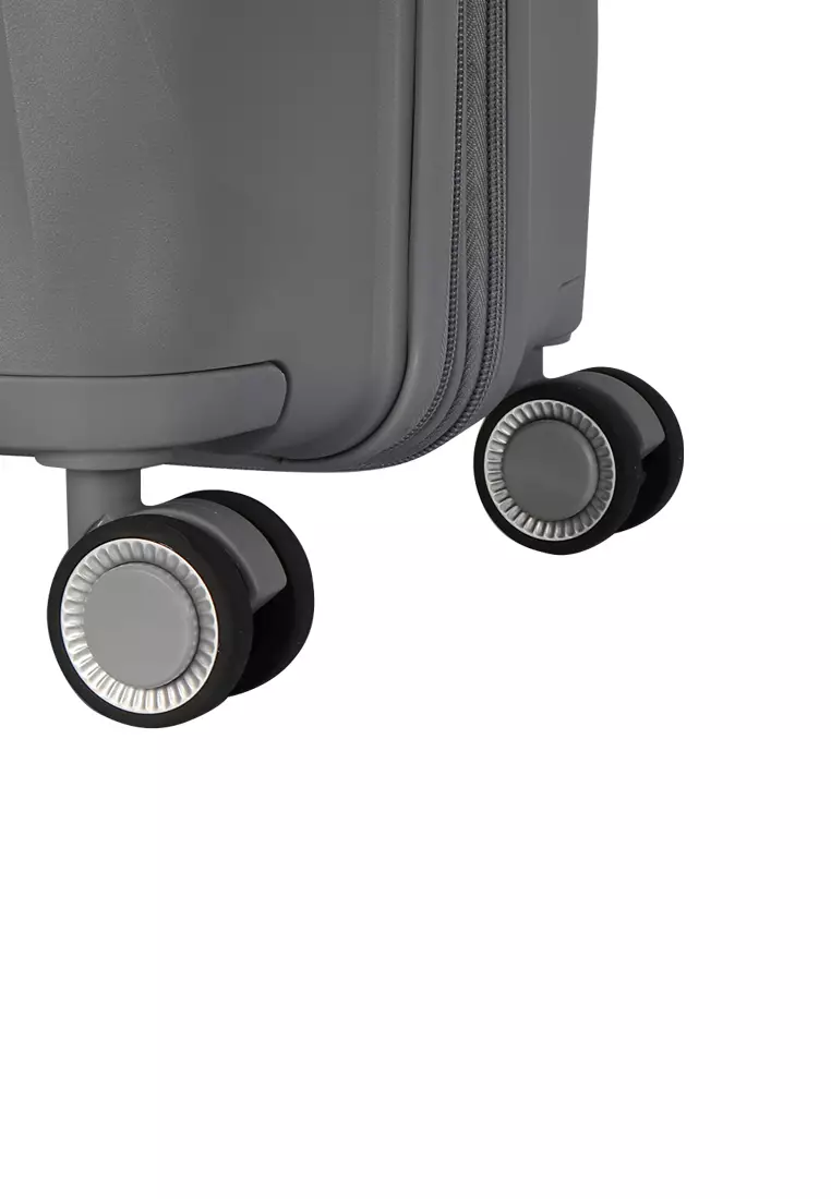 345 Hard Case Luggage Medium (22.5 inches)