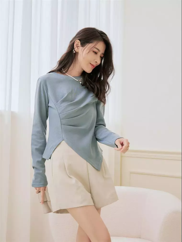 Solid color slim-fit ruched slit long-sleeve top [AB17967]