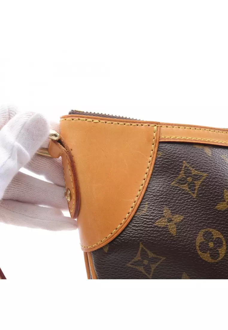Pre-Loved Louis Vuitton Odeon MM monogram Shoulder bag PVC leather Brown