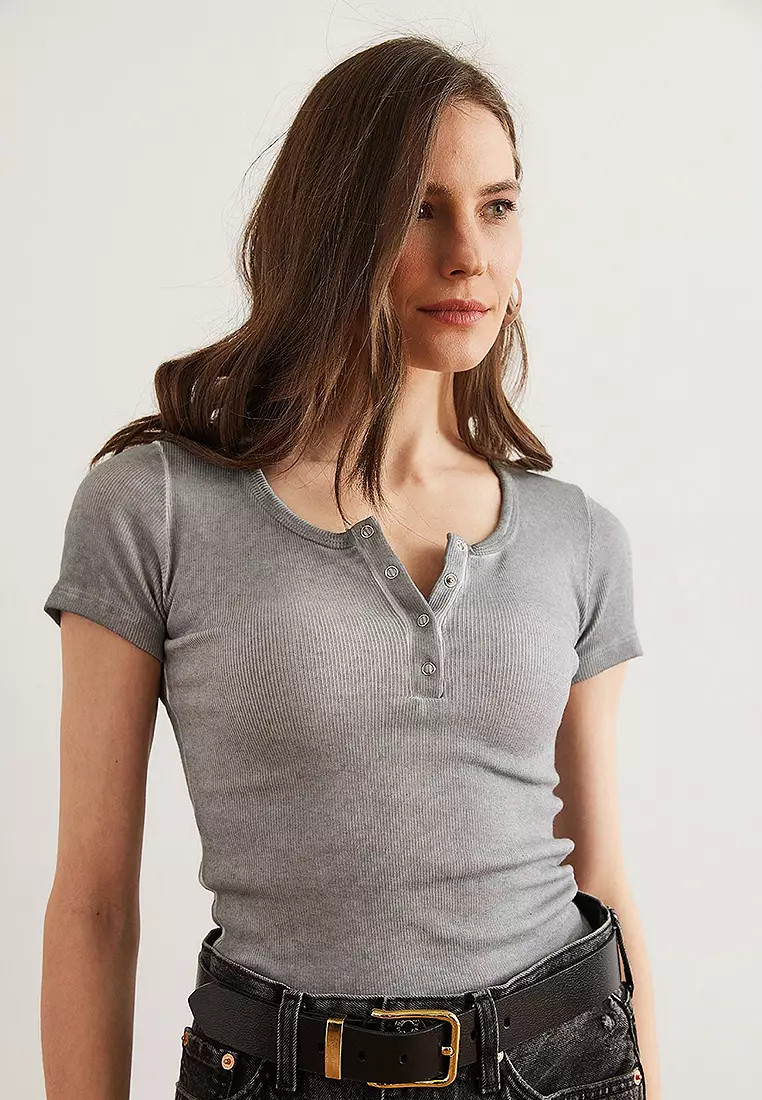 Women's Snap-On Camisole T-shirt BLZ-19000171