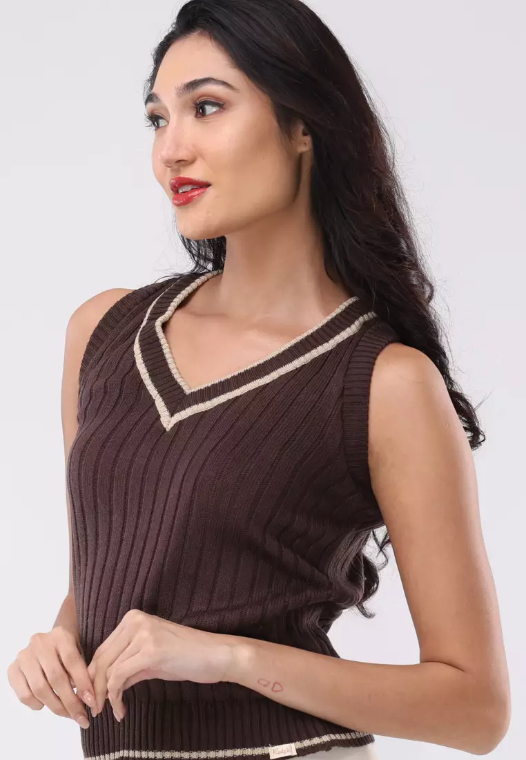 Knitted V-neck Sleeveless Blouse