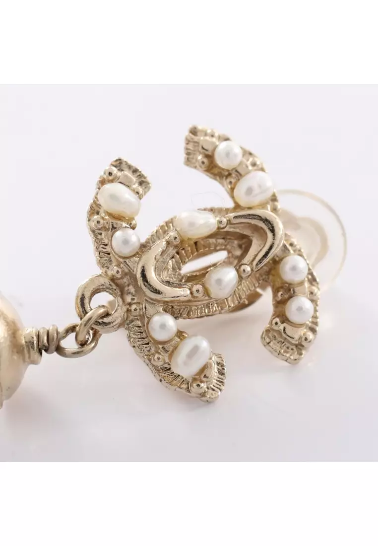 Buy Chanel Pre-Loved Chanel A11C Swing pearl coco mark earrings GP