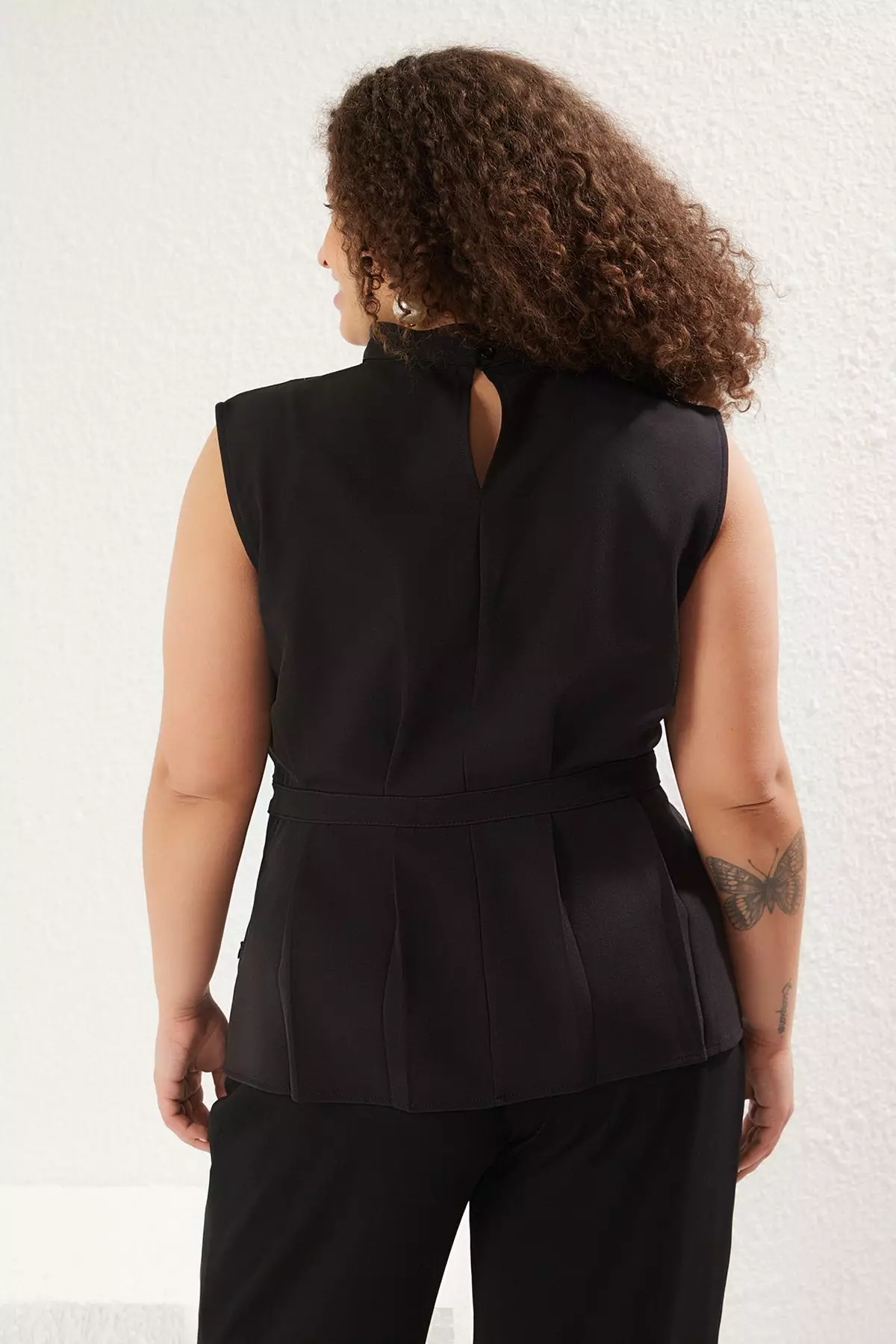 Plus Size Sleeveless Woven Blouse