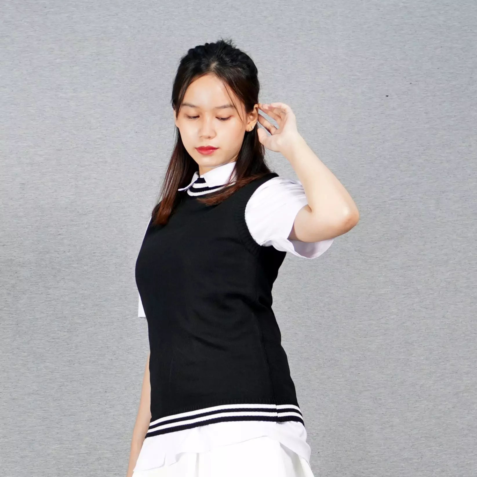 OLIVER Knit Vest O Neck Rompi Rajut Leher O Vest Korean Style - HITAM
