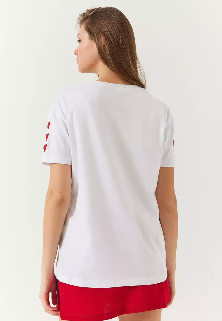 Women's Heart Embroidered T-Shirt 60602008