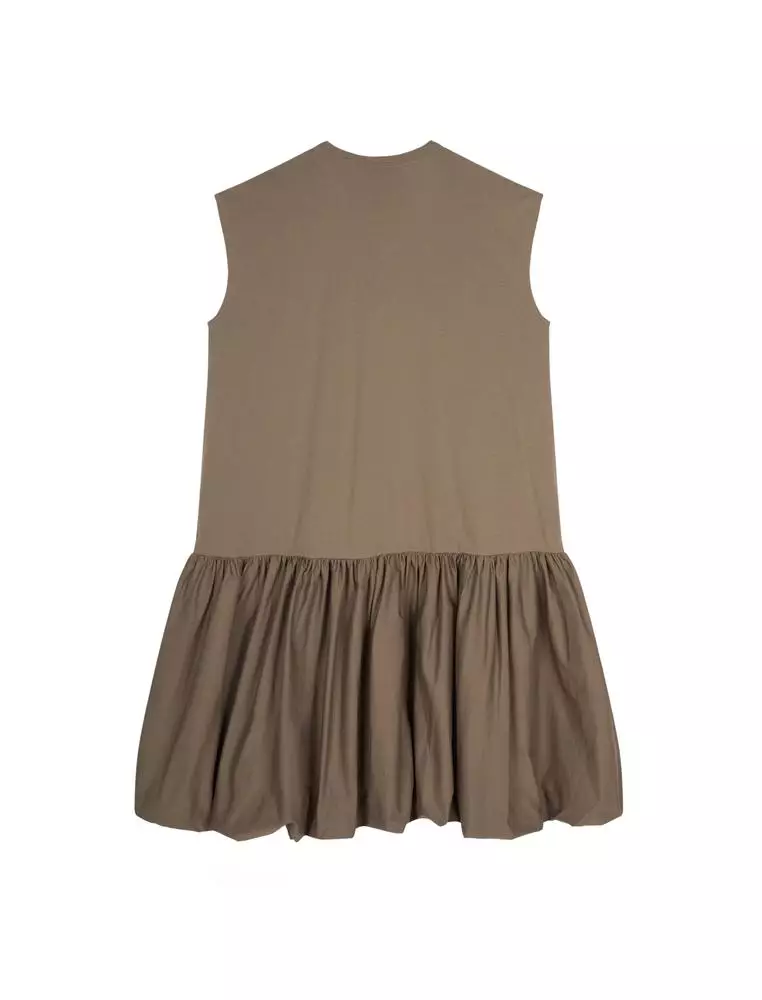 sleeveless dress