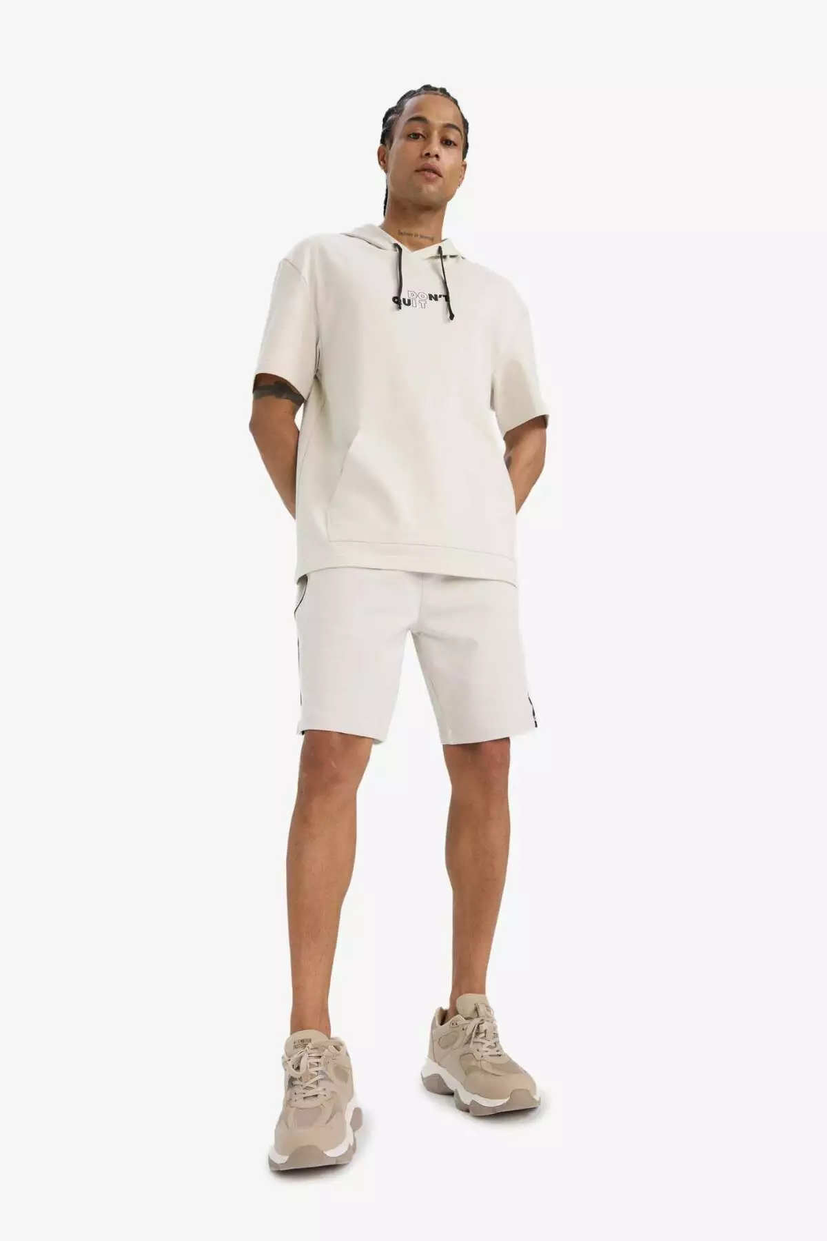 Defactofit Standard Fit Hooded Printed Sportsman Short Sleeve T-Shirt D8017Ax25Sp