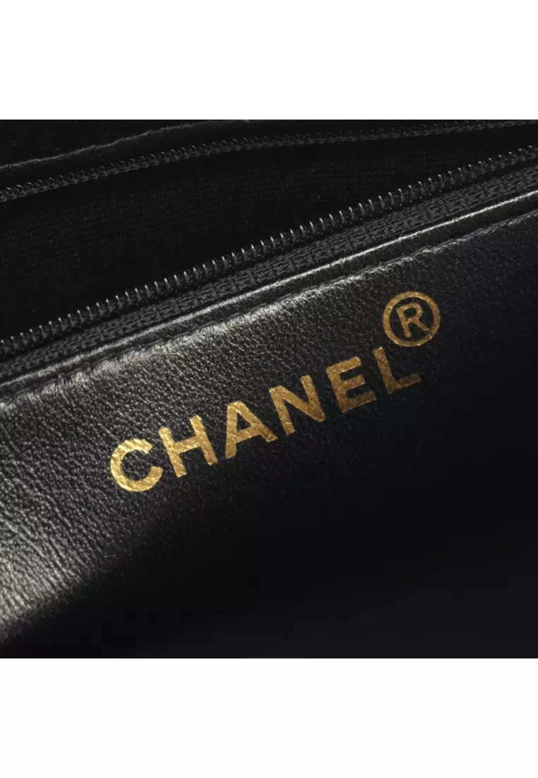 Pre-Loved Chanel Handbag tote bag lambskin black gold hardware logo