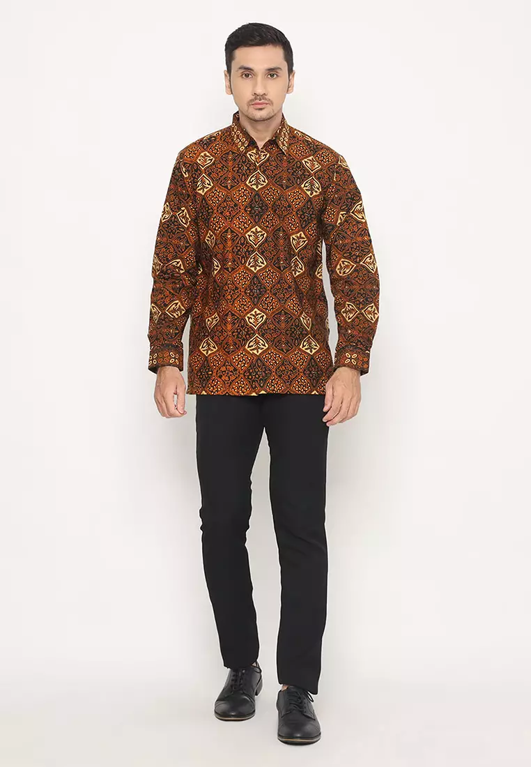 Hadinata Batik Pria Kemeja Panjang Cap Semi Tulis Bhadrika