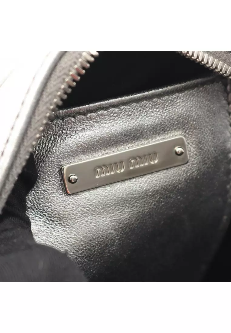 Pre-Loved MIU MIU matelasse Shoulder bag leather Silver