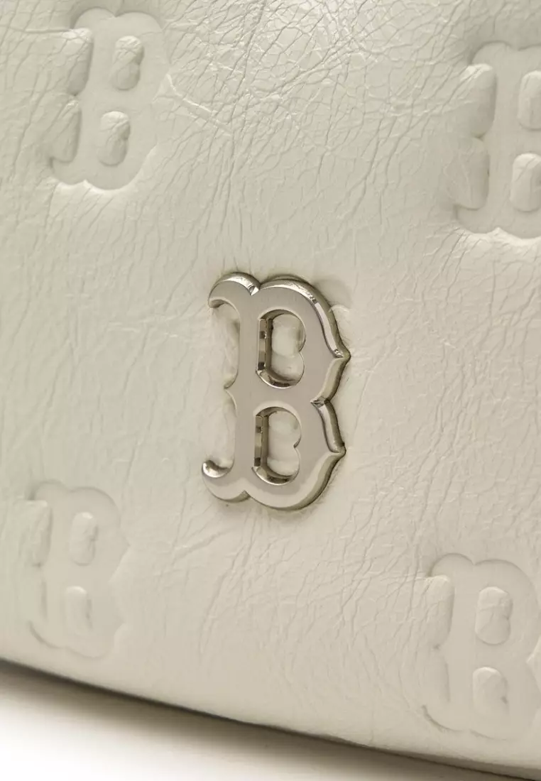 ☆MLB Korea☆ Classic Monogram Crack Embo Hobo Bag BOS White กระเป๋าสะพายข้าง Classic Cracked Embo Monogram Crossbody Bag